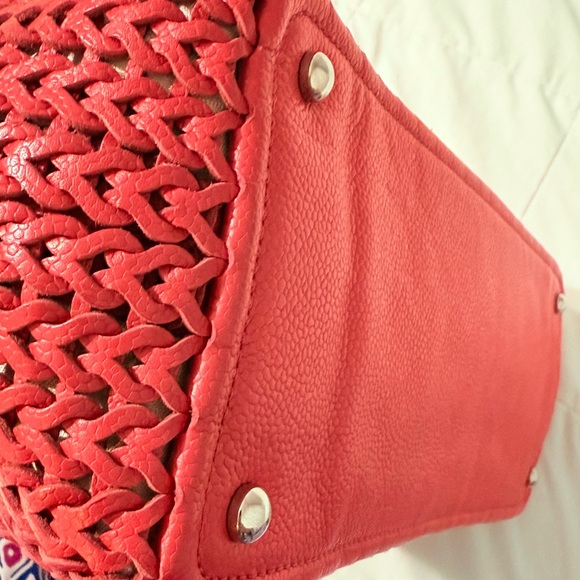Chanel Red Woven Caviar Leather Shoulder Bag - Picture 4 of 8